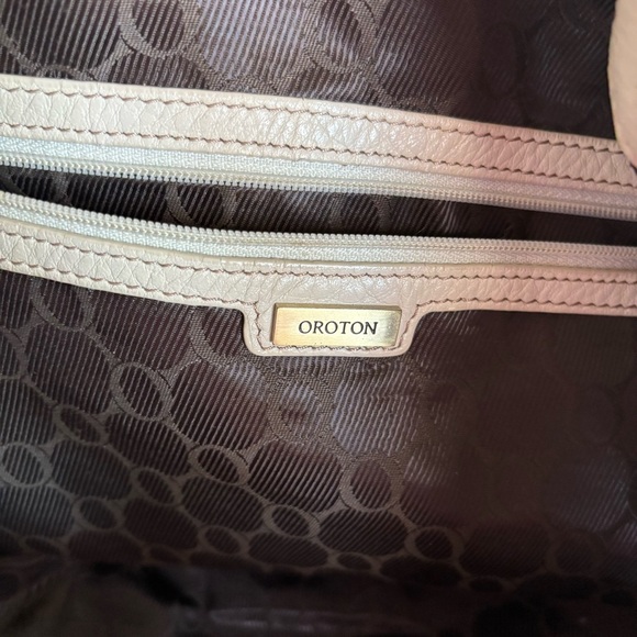 Oroton Cream Leather Shoulder Bag - Picture 10 of 16